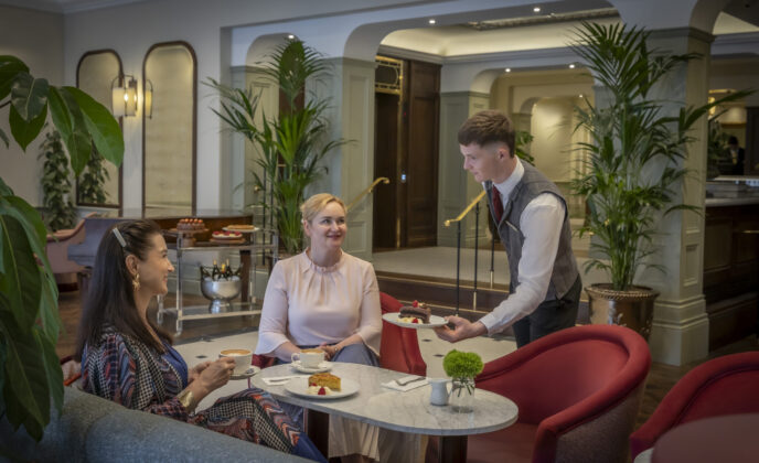 Lobby People Detail Landscape MET