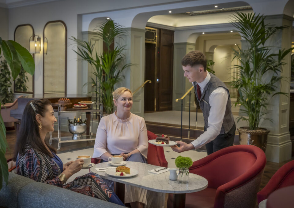 Lobby People Detail Landscape MET