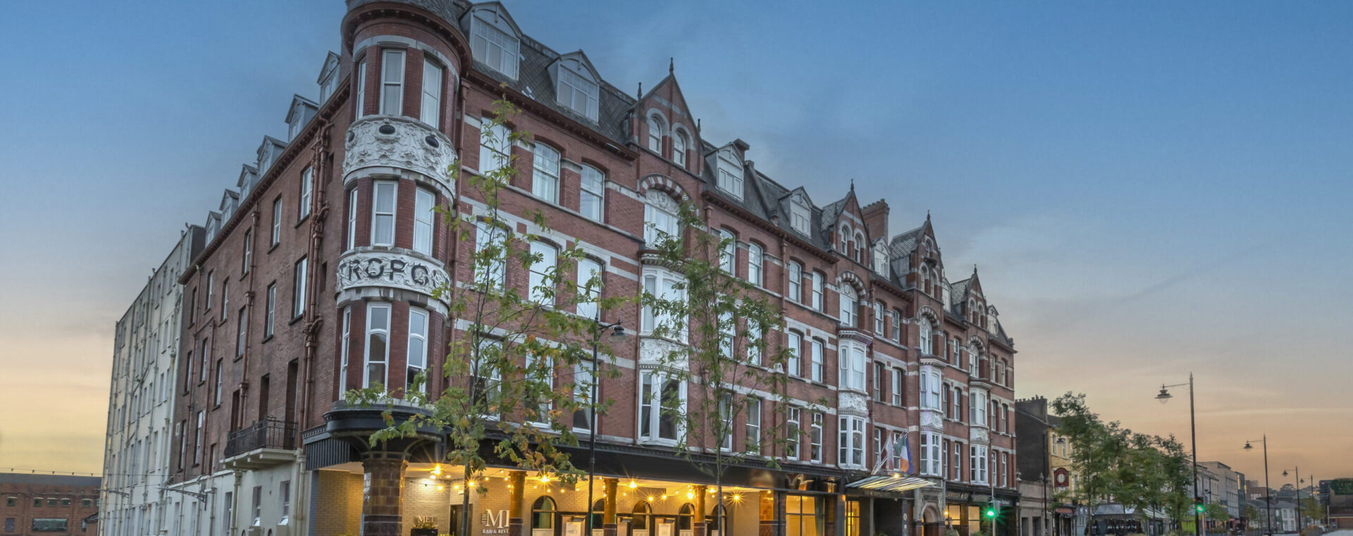 Metropole Hotel in Cork Exterior