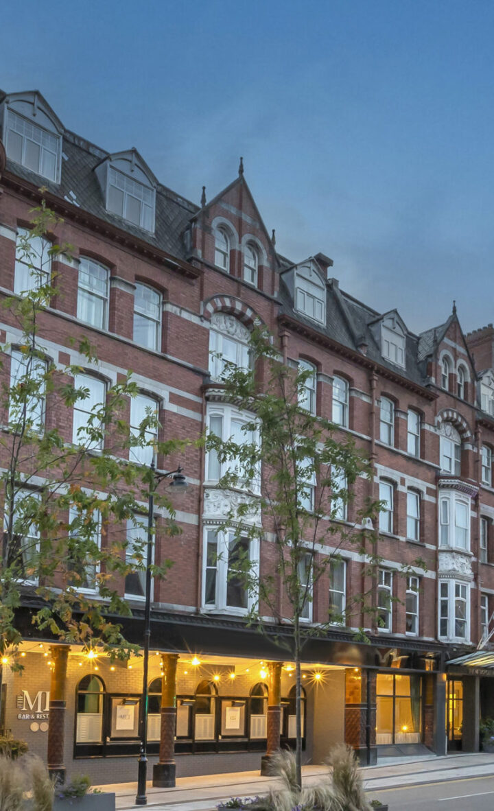 Metropole Hotel in Cork Exterior