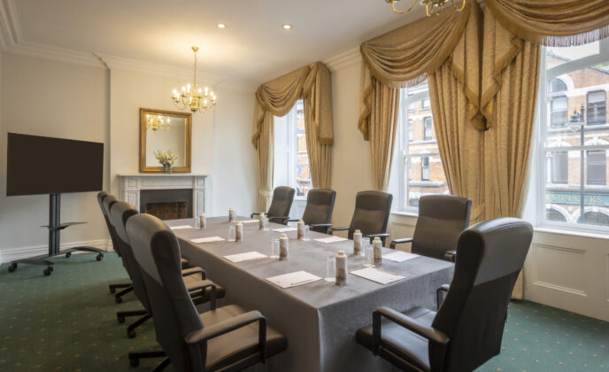 O Casey Suite Boardroom Landscape MET