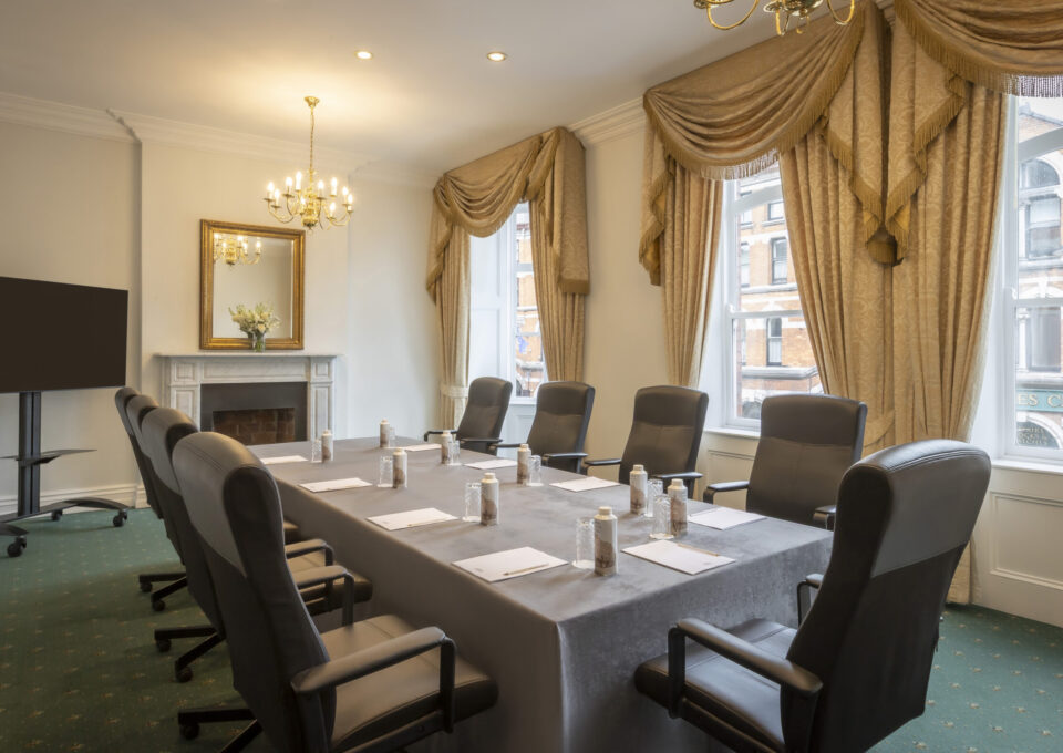 O Casey Suite Boardroom Landscape MET