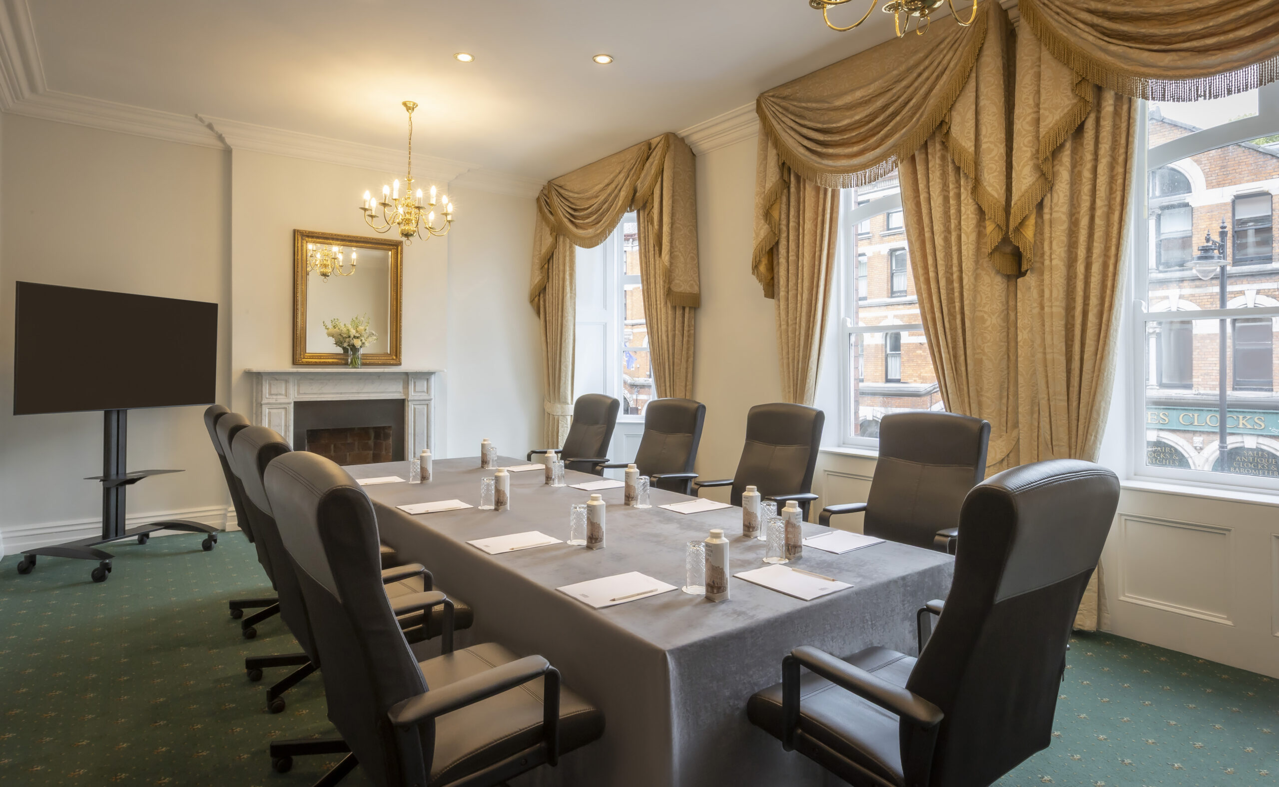 O Casey Suite Boardroom Landscape MET